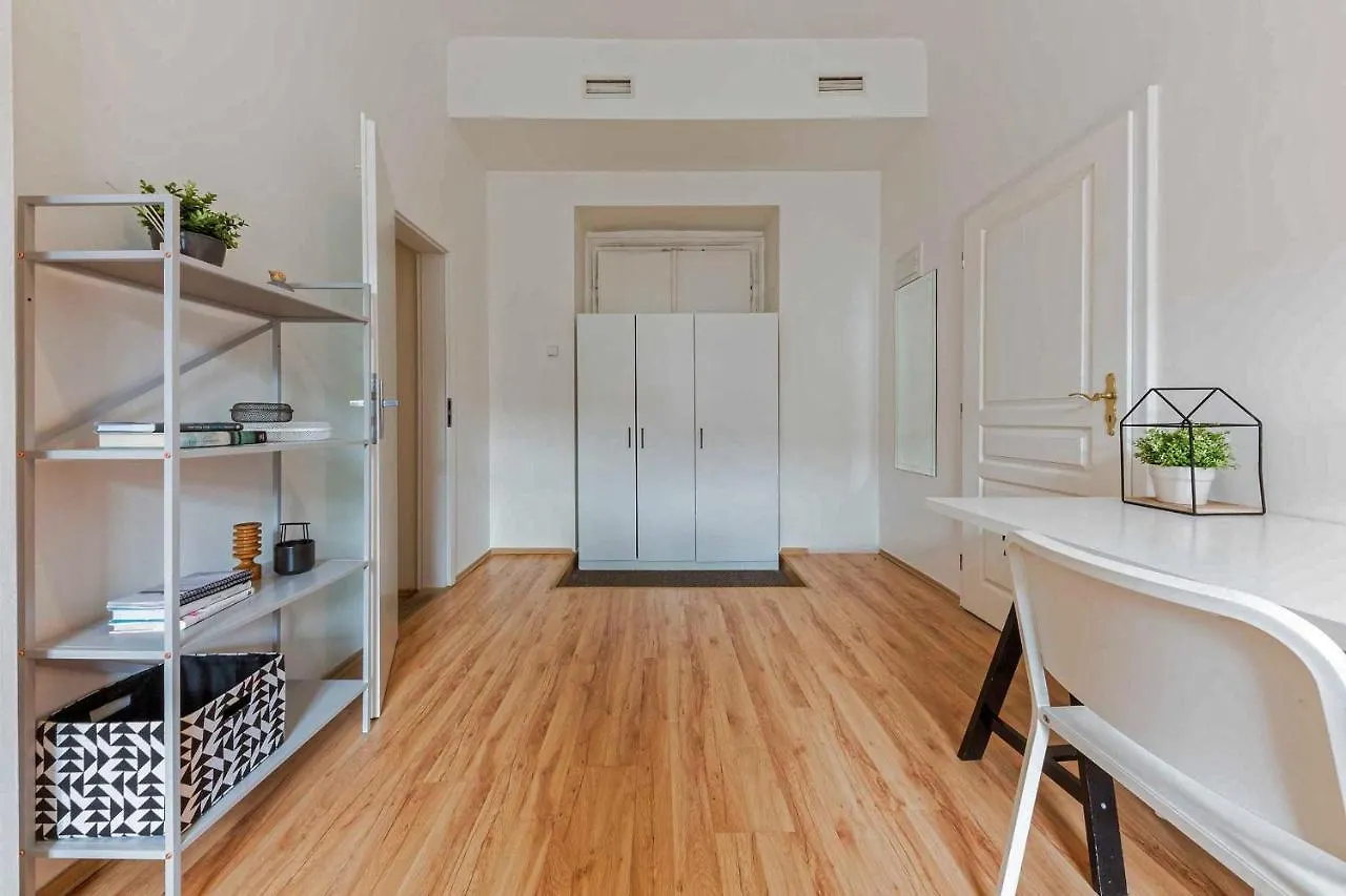 Apartments At I.P.Pavlova Prague