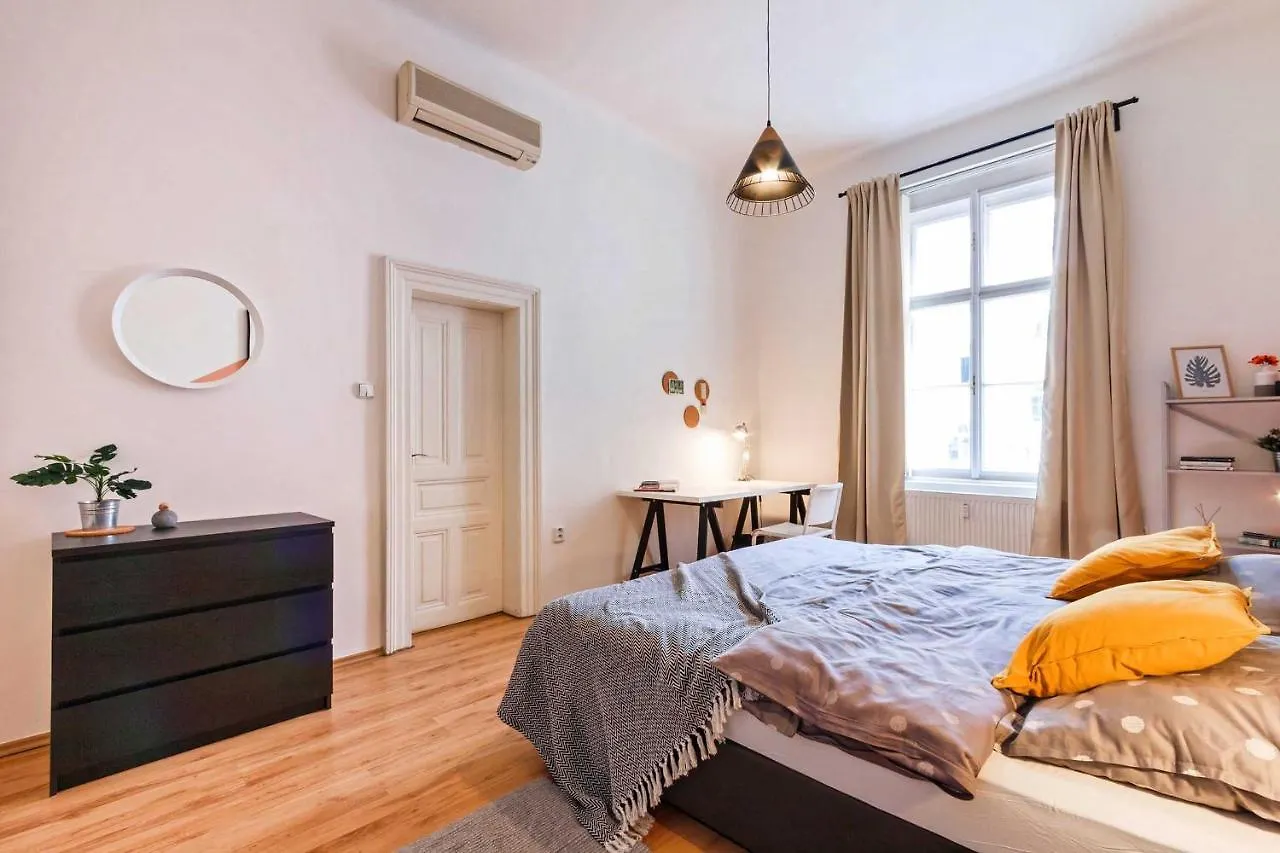 Apartments At I.P.Pavlova Prague